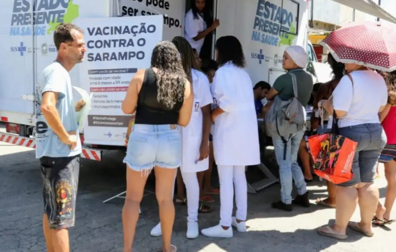 Cerca de 400 pessoas foram imunizadas contra o sarampo no Chega Mais