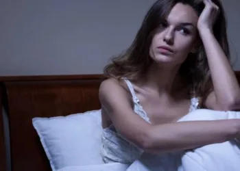 Ansiedade noturna: a dificuldade de descansar a mente das preocupações do dia