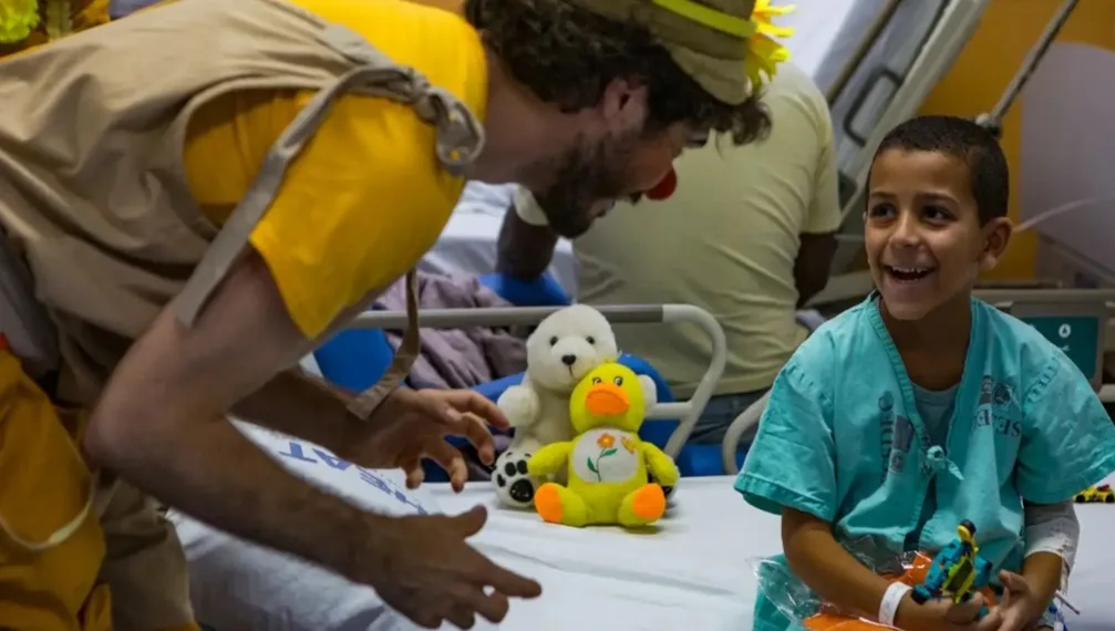 Secretaria de Saúde faz ação de Carnaval em alas pediátricas