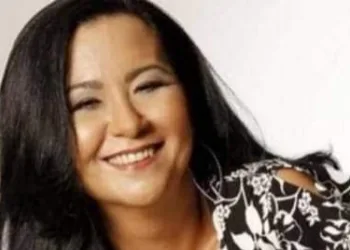Morre aos 62 anos a cantora Claudia Telles