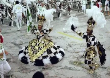 Mestre – sala campeão do Carnaval hoje vive nas ruas