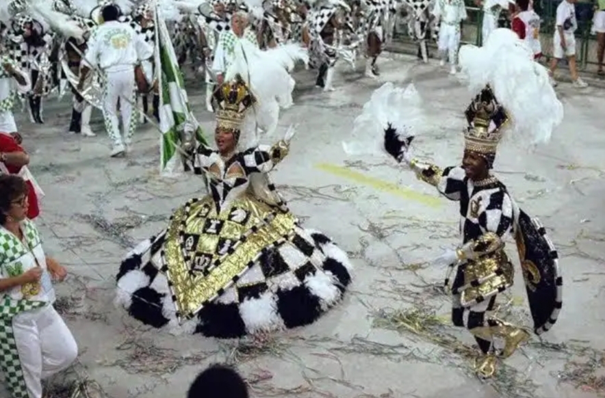 Mestre – sala campeão do Carnaval hoje vive nas ruas