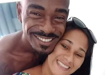 HOMEM QUE JOGOU ÓLEO QUENTE NO ROSTO DA EX EM CAMPO GRANDE, CURTIU O CARNAVAL DE BOA