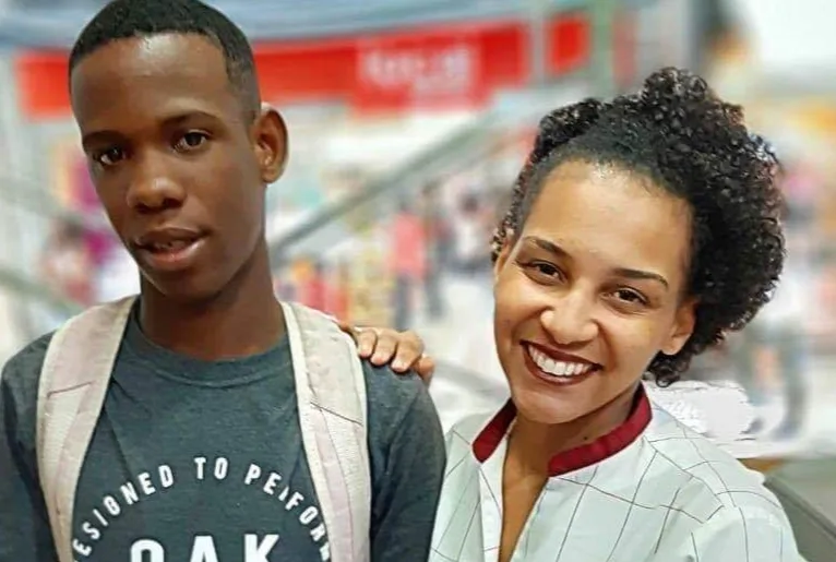 Isso é um pedido de Ajuda,para o Diogo que é engraxate no centro centro do RJ