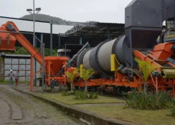 Prefeirura diz que vai gastar esse ano , 300 milhões para tampar os buracos na cidade
