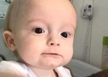 Família  pede doação para tratamento de bebê com doença rara no Rio