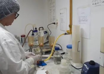 Vigilância Sanitária identifica bactérias em galões de 20 litros e suspende venda de água mineral