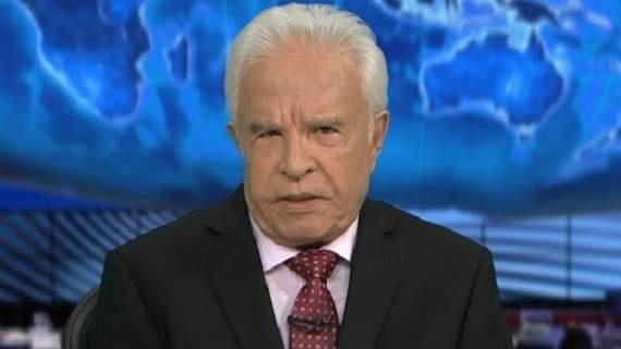 Cid Moreira cai da escada e é levado as pressas para o hospital