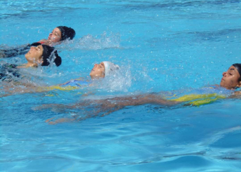 COMO A NATAÇÃO MUDA SEU CÉREBRO E TE FAZ MENTALMENTE SAUDÁVEL