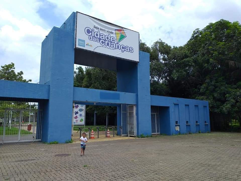 Cidade das crianças,  um elefante branco em Santa Cruz!! Descaso