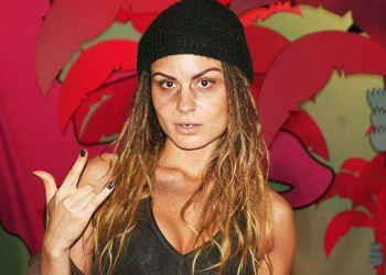 Mendigata tem carrão roubado e fica revoltada