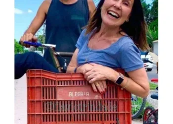 SUSANA NASPOLINI MANDA RECADO PARA OS FÃS