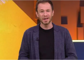 Internautas querem Tiago Leifert fora do BBB20, mas apresentador se defende nas redes sociais
