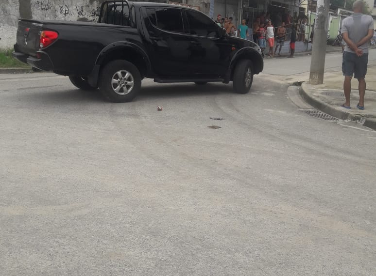 AGENTES FEDERAIS RECEBIDOS A BALA EM COMUNIDADE DE SANTA CRUZ