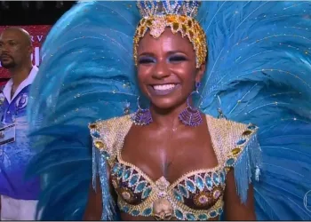 Carnaval no Rio: Maryanne Hipólito, Rainha da Cubango é traída pela fantasia e mostra demais