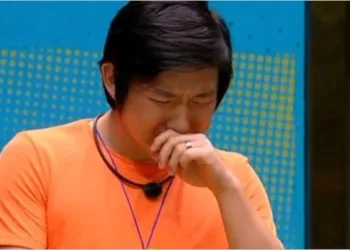 BBB20: Pyong Lee vê o filho pela primeira vez, fica aos prantos e web chora com o brother