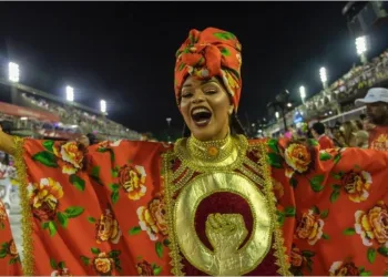 Carnaval no Rio de Janeiro tem muitas falhas, mas Portela e Viradouro se destacam