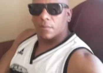 HOMEM É MORTO A TIROS APÓS SAIR DE BAILE DE CARNAVAL NO RIO