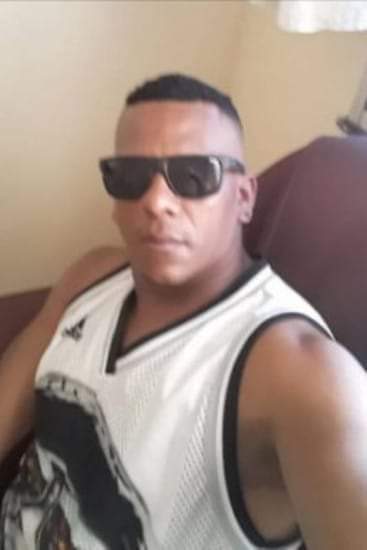 HOMEM É MORTO A TIROS APÓS SAIR DE BAILE DE CARNAVAL NO RIO
