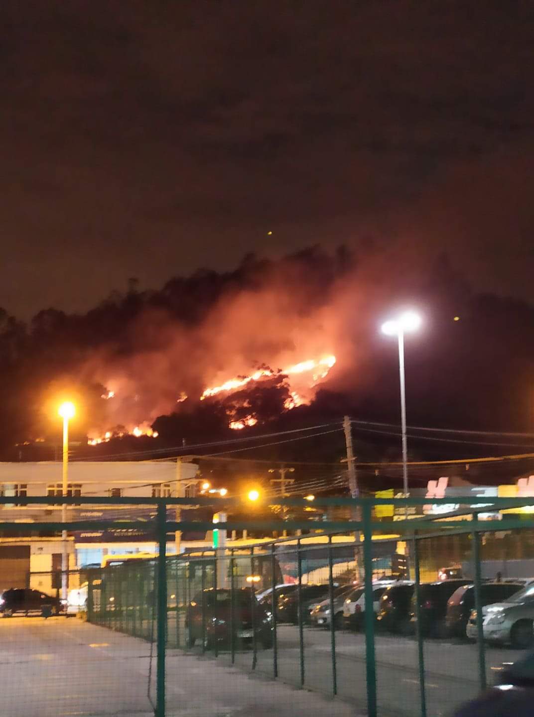 Incêndio preocupa moradores em Campo Grande