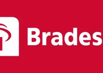 Banco Bradesco abre vagas de nível médio para escriturário; Salário de até R$ 2.400 mais benefícios