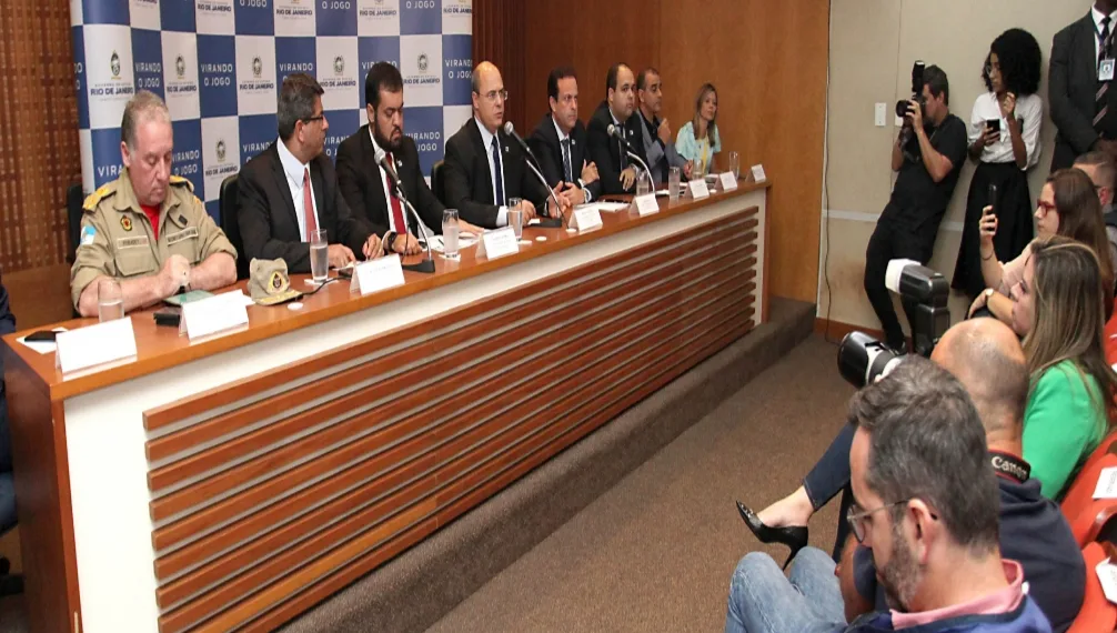 Estado libera recursos para recuperar estradas e amplia crédito para população atingida pelas chuvas