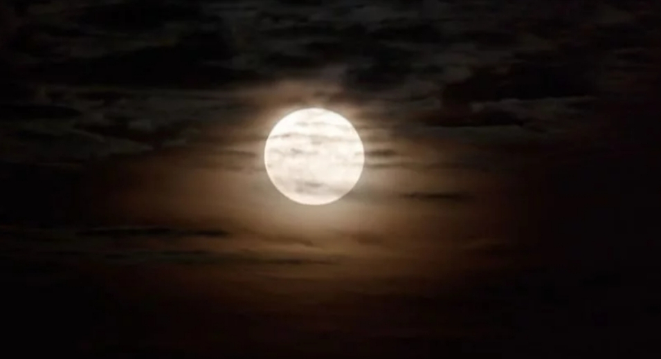 A maior, mais brilhante e intensa Lua Cheia do ano está quase chegando!