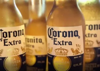 MUNDO  Cervejaria Corona perdeu US$ 170 milhões por conta do Coronavírus