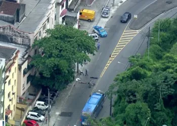 Duas jovens morrem em acidente de carro no Rio