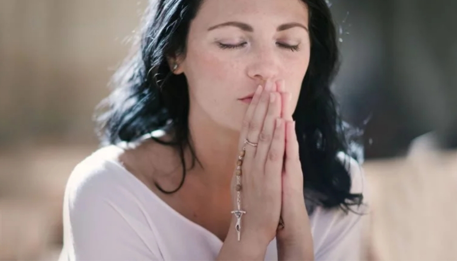 Deus está no controle. Entregue e confie! A vitória está perto! CREIA!!