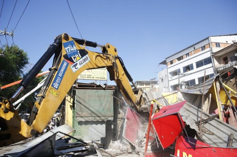 Prefeitura demoliu imóveis na Zona Oeste e moradores se revoltam