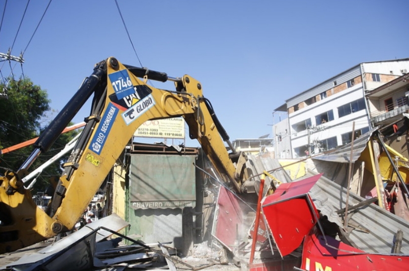 Prefeitura demoliu imóveis na Zona Oeste e moradores se revoltam