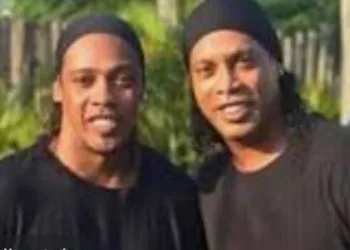 SÓSIA DE RONALDINHO FICA COM AGENDA LOTADA APÓS PRISÃO DO EX-JOGADOR
