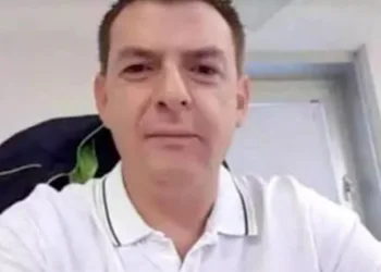 Coronavírus: morre médico que ajudou centenas de pacientes a lutarem contra doença