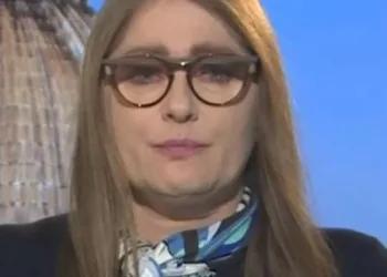 Jornalista da Globo chora ao vivo em telejornal e gera comoção nas redes sociais: ”Difícil de definir”