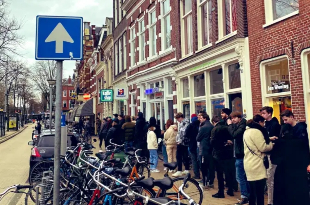 Prioridades na quarentena: holandeses correm para comprar maconha