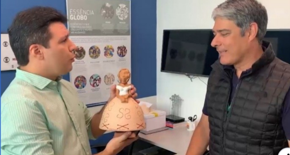 Coronavírus: jornalista da Globo de 37 anos respira com ajuda de aparelhos; estado é grave