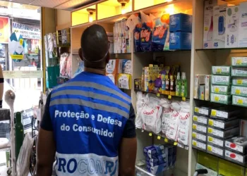Comércio: limite para venda de álcool em gel, luvas e máscaras