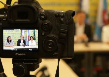 Prefeitura determina que todos os supermercados façam entregas em domicílio e anuncia outras medidas contra o coronavírus