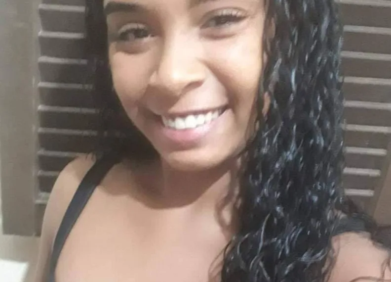 Jovem está desaparecida na zona oeste!! Familia pede ajuda
