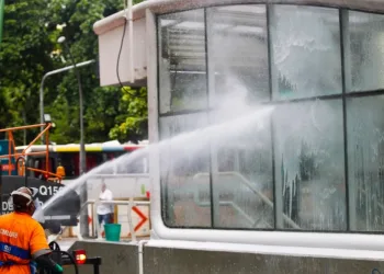 Comlurb inicia higienização de áreas onde há maior circulação de pessoas