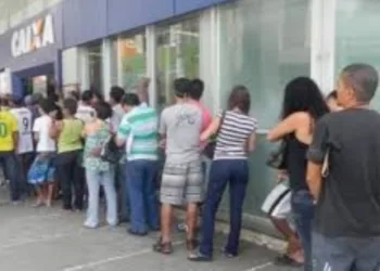 Banco abre das 9h às 10h para idoso e das 10h às 14h ao público em geral