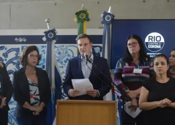 Após reunião, Crivella e sindicato descartam paralisação de ônibus nesta semana