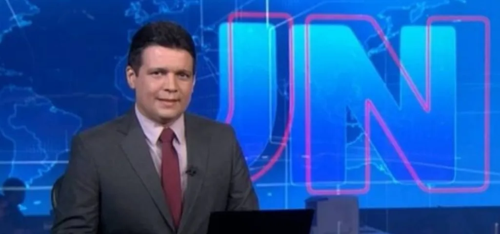 O apresentador Marcelo magno está curado do covid-19