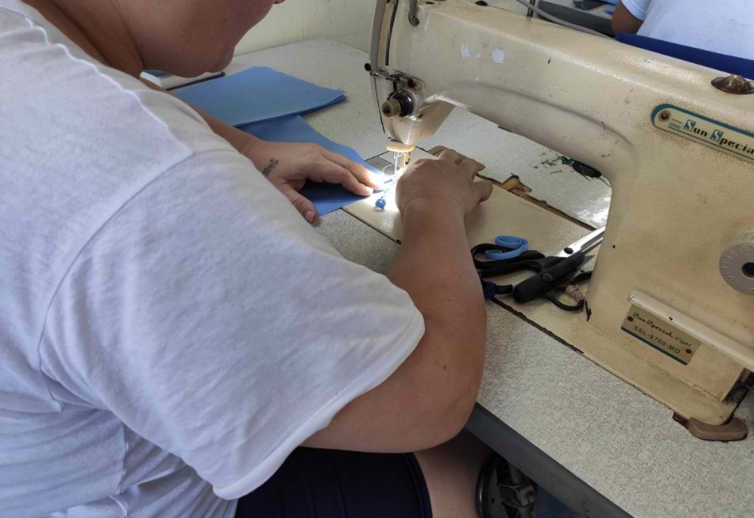 Detentas no Rio vão produzir máscaras para proteção contra a Covid-19