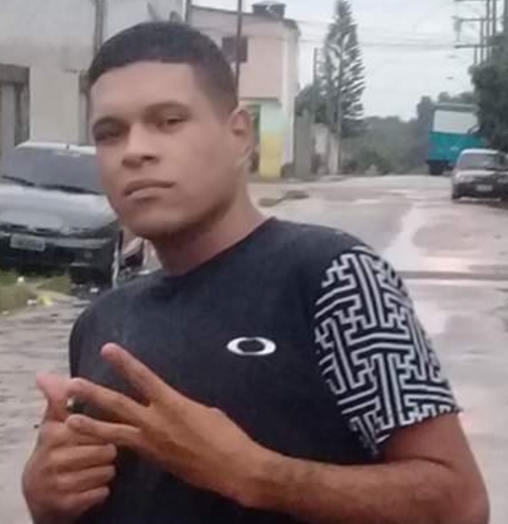 HOMENS DE TOUCAS NINJA ENTRAM EM HOSPITAL DO RIO E EXECUTAM RAPAZ EM LEITO