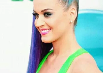 A cantora katy Perry está grávida do primeiro filho