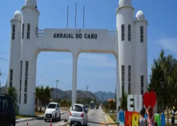 Arraial do Cabo fechada para receber turistas