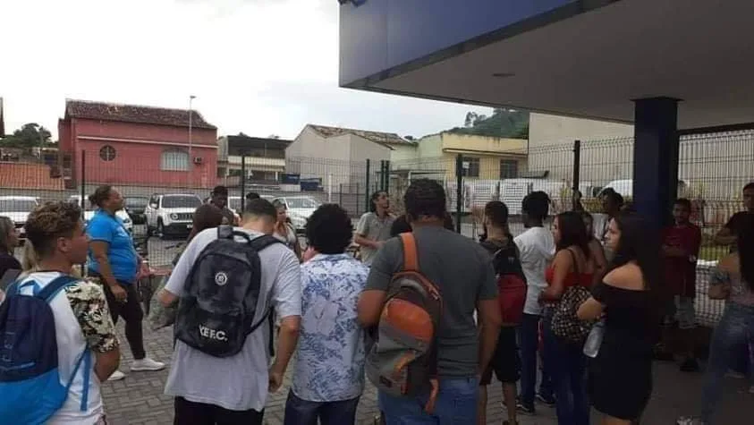 URGENTE!!FUNCIONÁRIOS DA ATENTO DE CAMPO GRANDE FAZEM PARALISAÇÃO POR CAUSA DO CORONAVIRUS