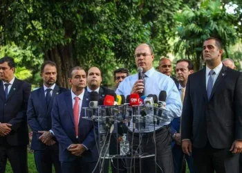 GOVERNADOR DO RIO PROIBE CORTE DE LUZ E AGUA